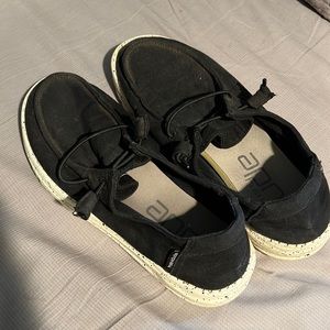 Hey Dude Womens Size 8